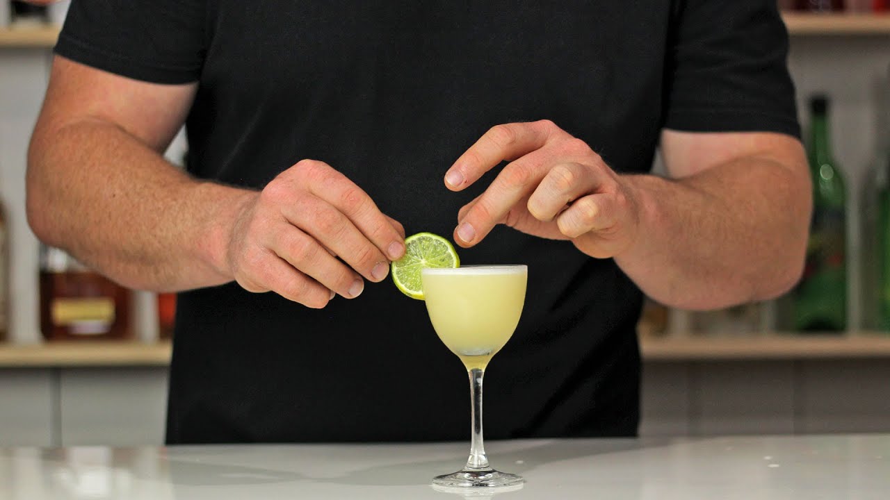 HONEYSUCKLE DAIQUIRI - a Bees Knees & Daiquiri lovechild! 🐝