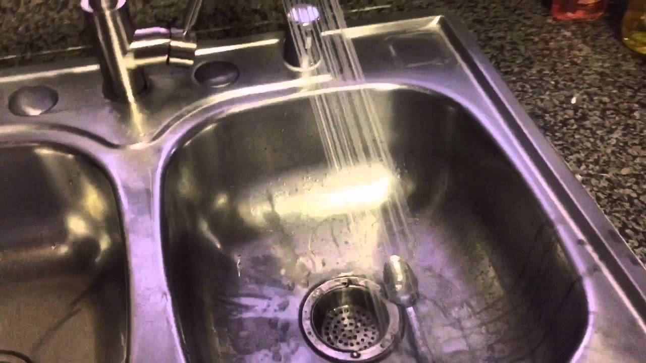 Vapsint kitchen faucet sprayer sold on Amazon by Comllen
