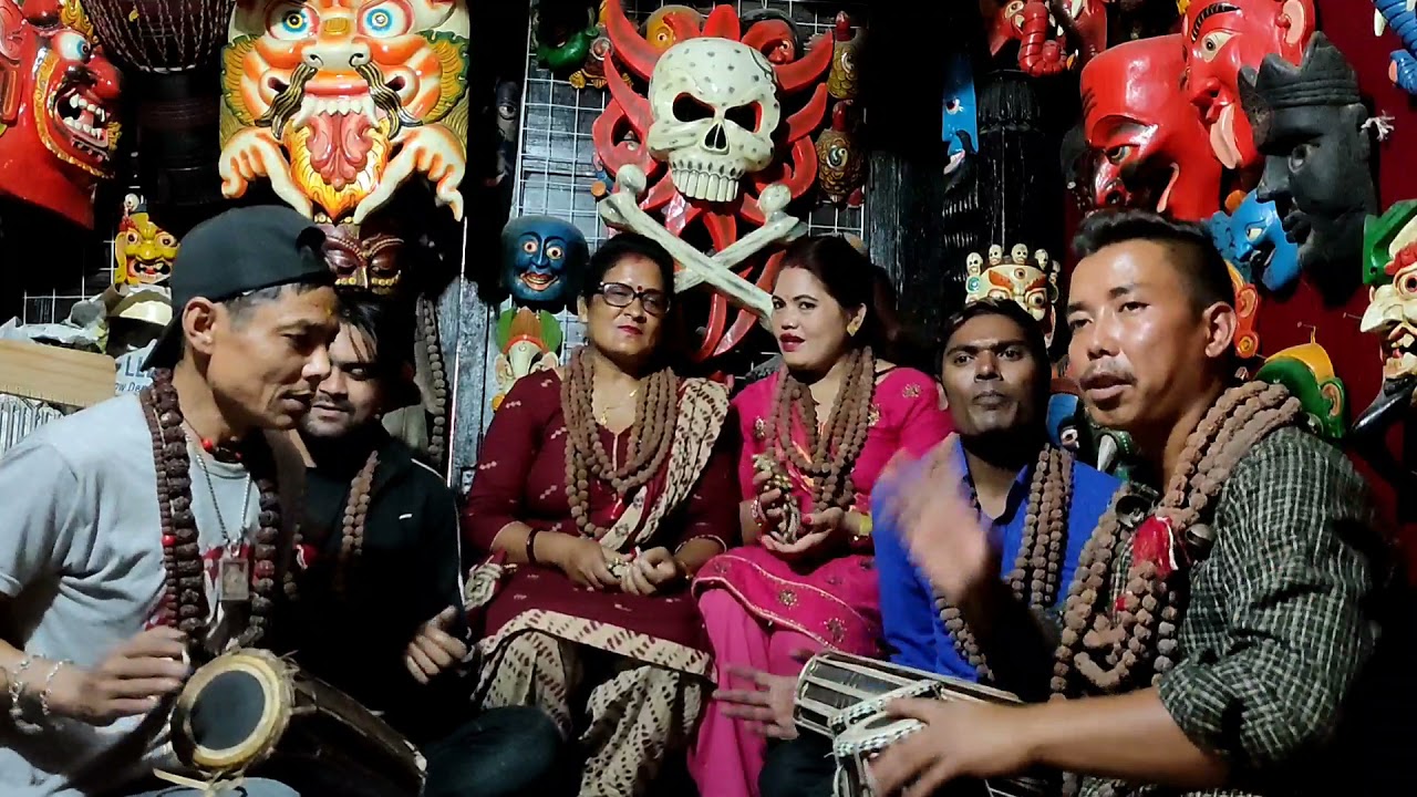 दोहोरी गाउदै समय काटौल आहा लोक गायक अर्जुन भुसाल र लोक गाईका राधिका पाण्डे को लाईभ लोक दोहोरी।