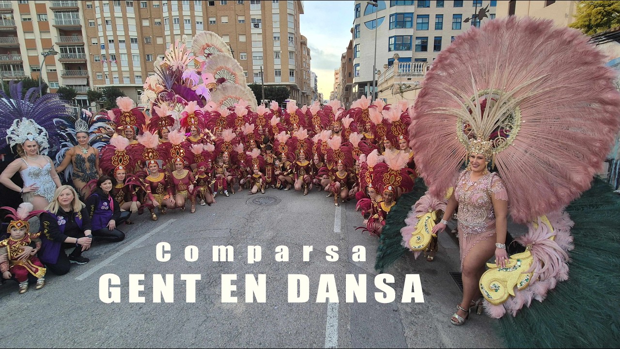 Desfile de la Comparsa Gent en Dansa. Vinaròs 15 de febrero 2026.