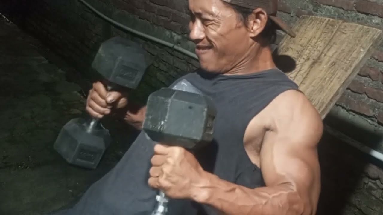 Bentuk otot Biceps (workout rumahan)
