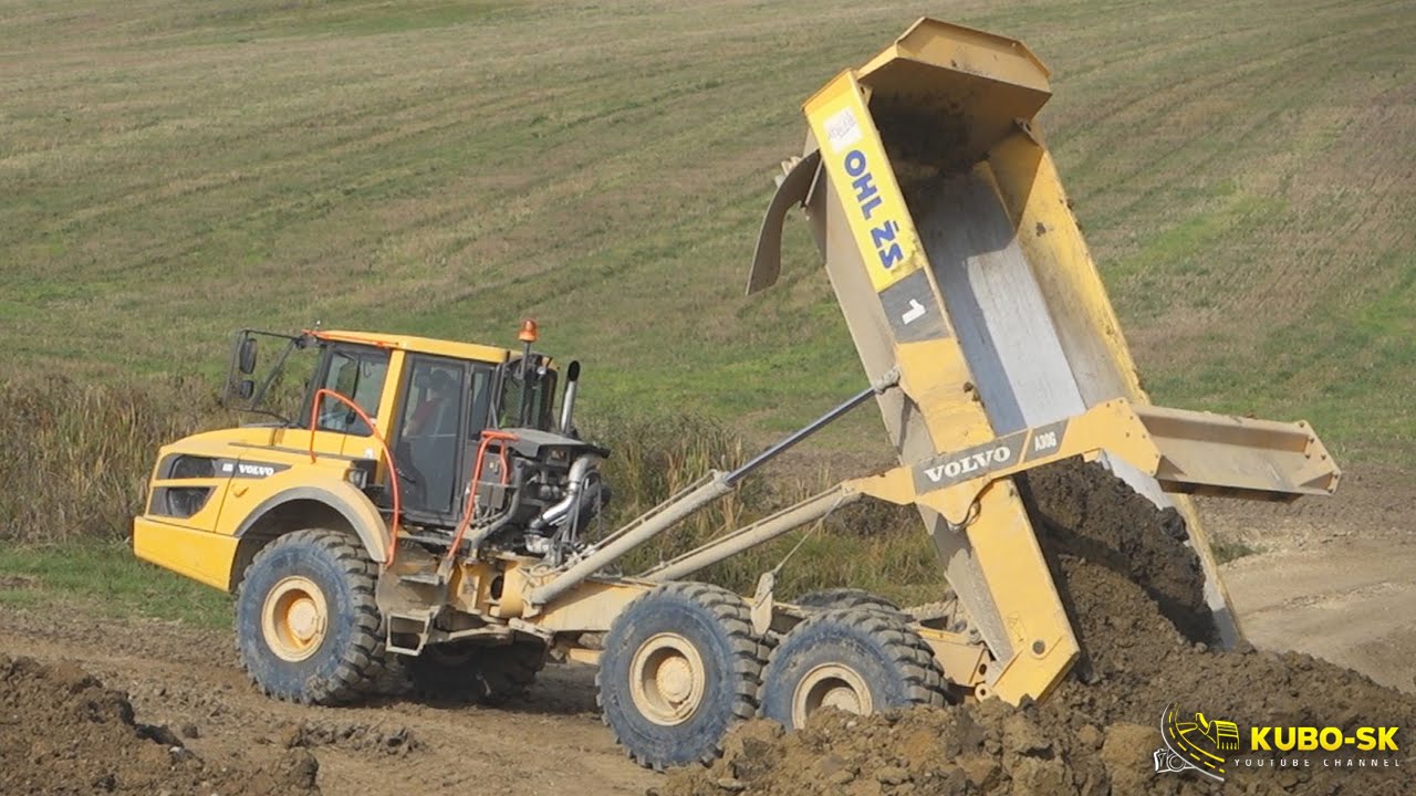 Volvo A30G - dumper transport clay on dump