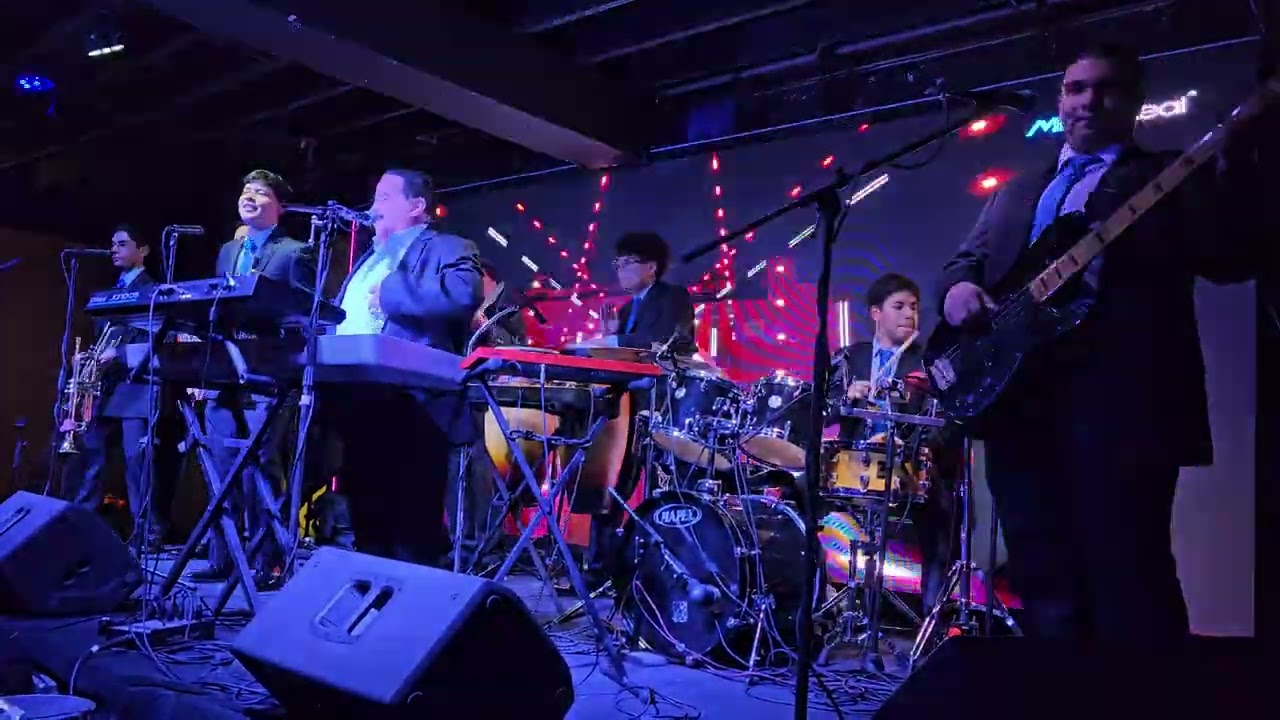 Los plebeyos- en vivo
