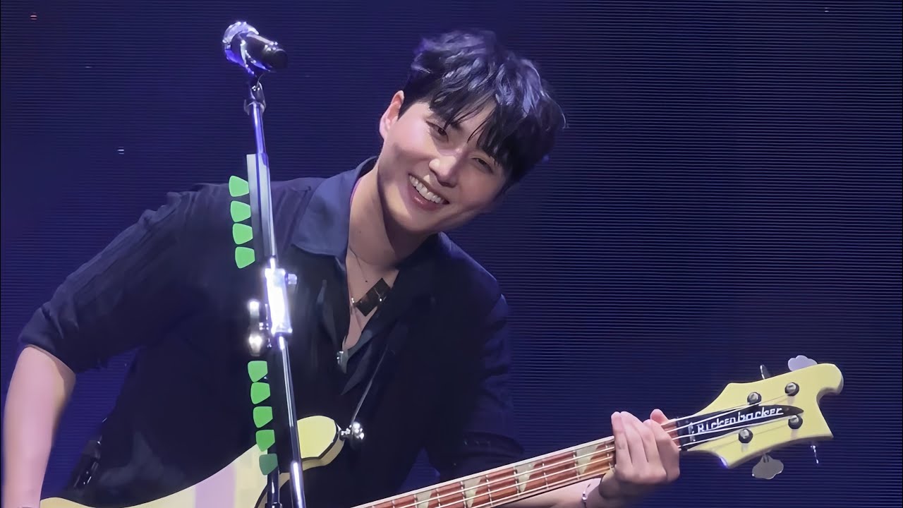 241016 DAY6 '바래(Wish)' - 데이식스 영케이 Young K 직캠 @DAY6 WORLD TOUR FOREVER YOUNG SURABAYA