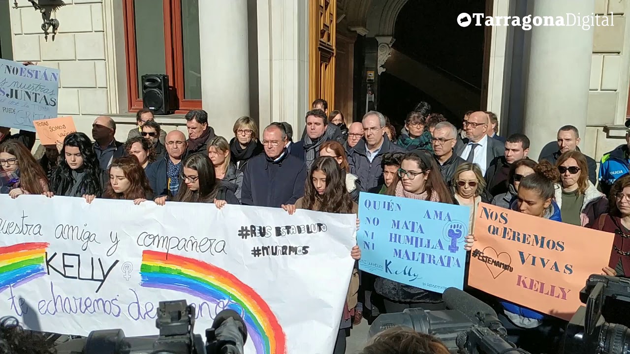Concentraci&oacute; en contra de l&rsquo;assassinat d&rsquo;una noia a Reus