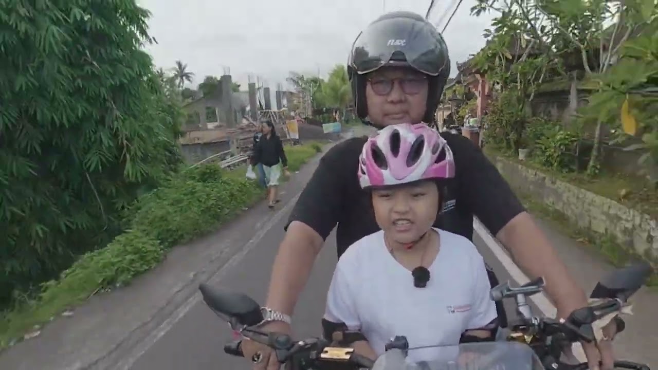 🔴AYAH LUPA PAKAI HELM‼️