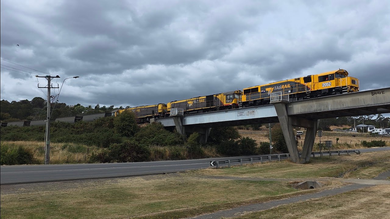 TasRail 2052 TR12 TR11 #33 train passing over Henry Street Bridge