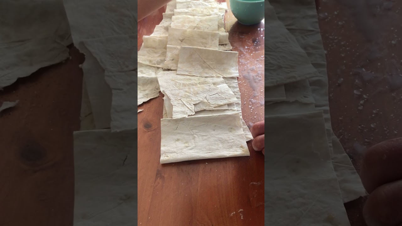 朋友送了一包福州干燕皮，剔几个鸡腿，做福州肉燕给娃吃！确实是云吞馄炖不能比，超级好吃的肉燕！
