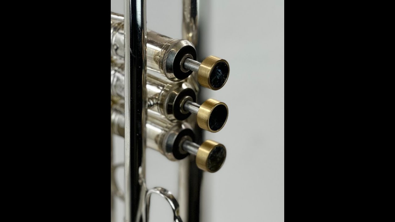 BACH 72 STAR LIGHTWEIGHT and LARGE BORE! This horn is very dope.