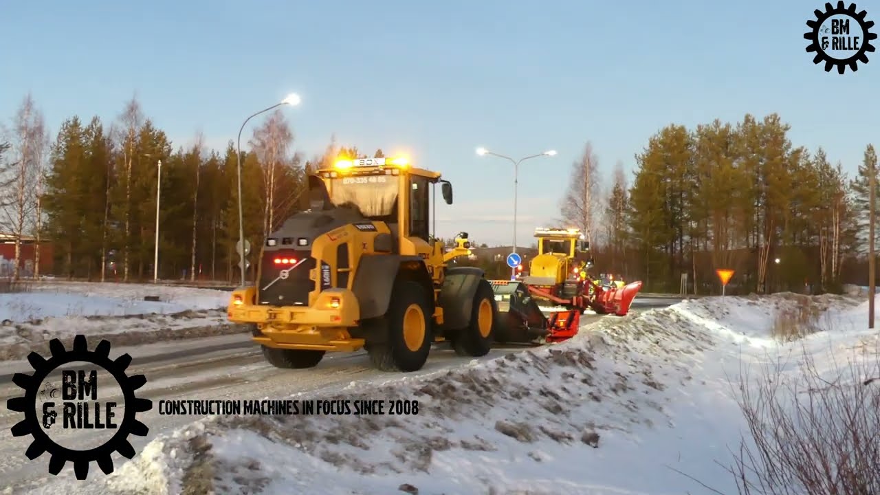 Veekmas FG244 and Volvo L60H in ice clearing in sunset winter 2025