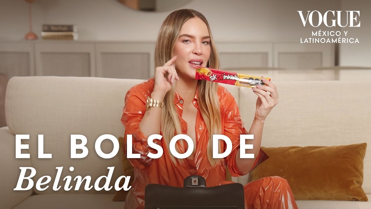 Belinda lleva en su bolso pura suerte para el amor | El bolso de | Vogue México y Latinoamérica