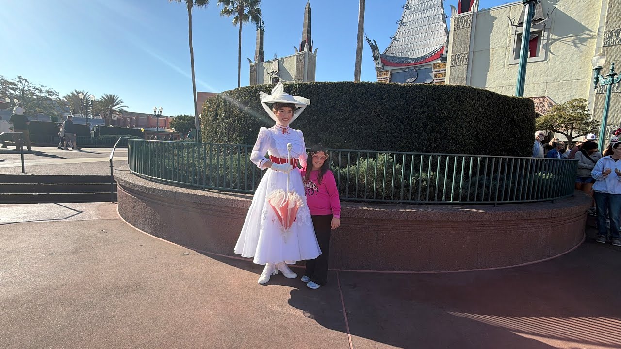 ✨ Mary Poppins, Mystery Pins & the NEW Nighttime Parade! | Disney Park Hop Day 🍬 