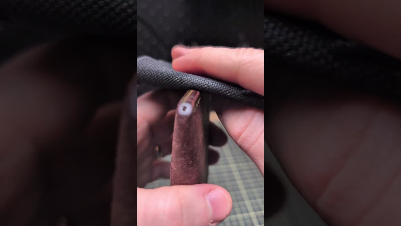 ASMR Leathercraft | Burnishing Wallet Edges with Columbus Wax (Satisfying Close-Up)