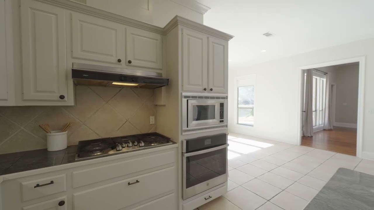 Tour of Lakeview Baton Rouge Home