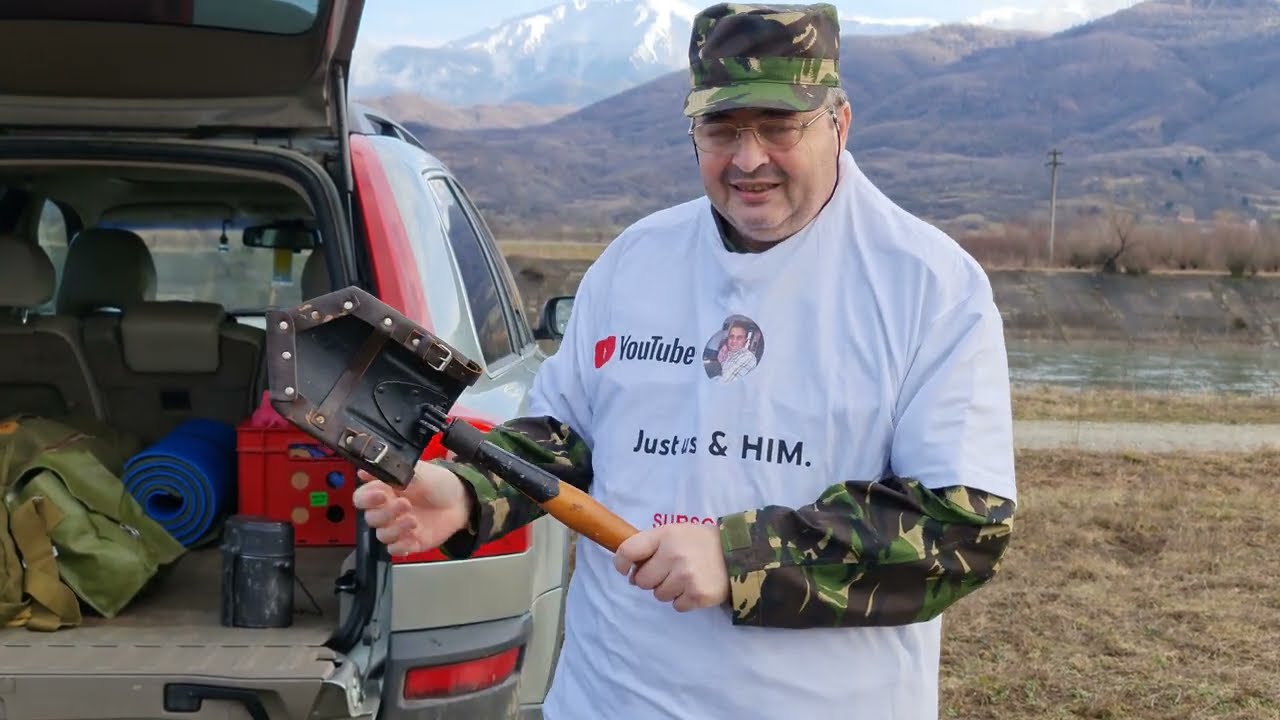 Lopățica Lineman. Surplus militar. (Gamelă, bidon de apă, mască de gaze etc).