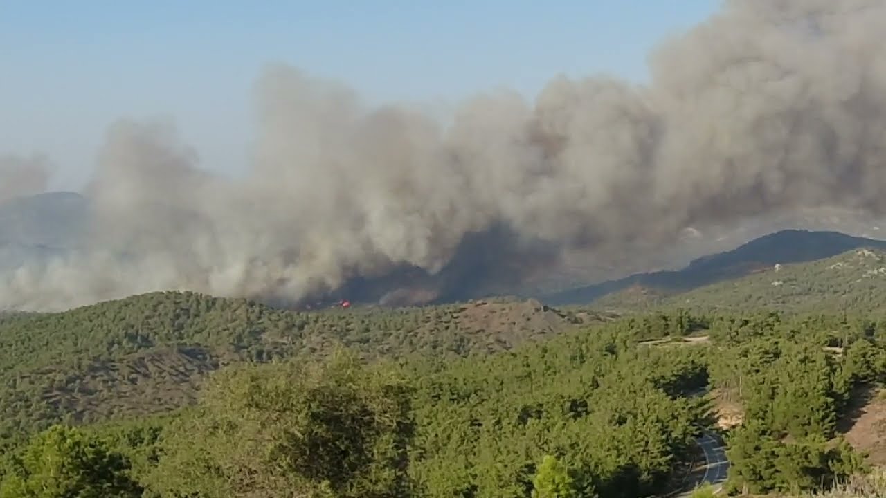 LIVE Inferno Unleashed: The Unstoppable Wildfire on Rhodes Island, Greece 2023