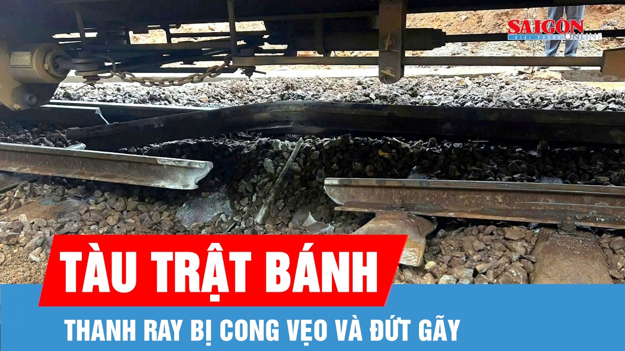 Xử lý sự cố tàu hàng trật bánh khi qua đèo Hải Vân