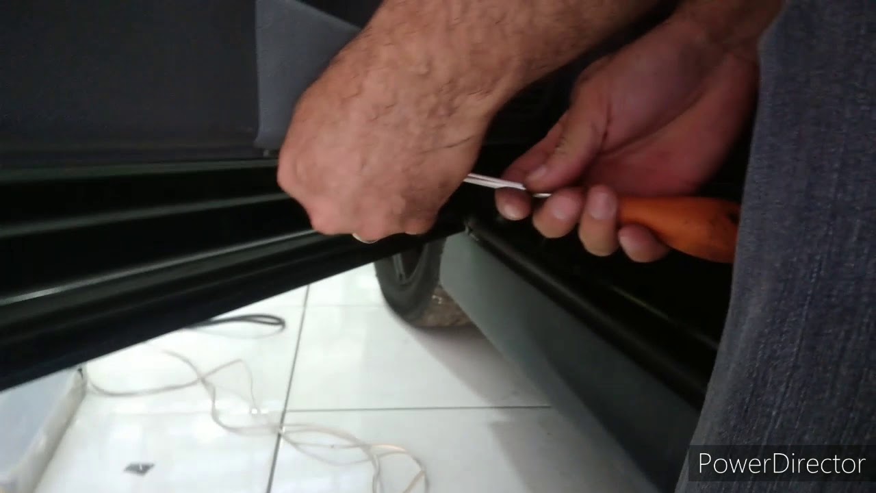Dica de Como desmontar a porta do zafira