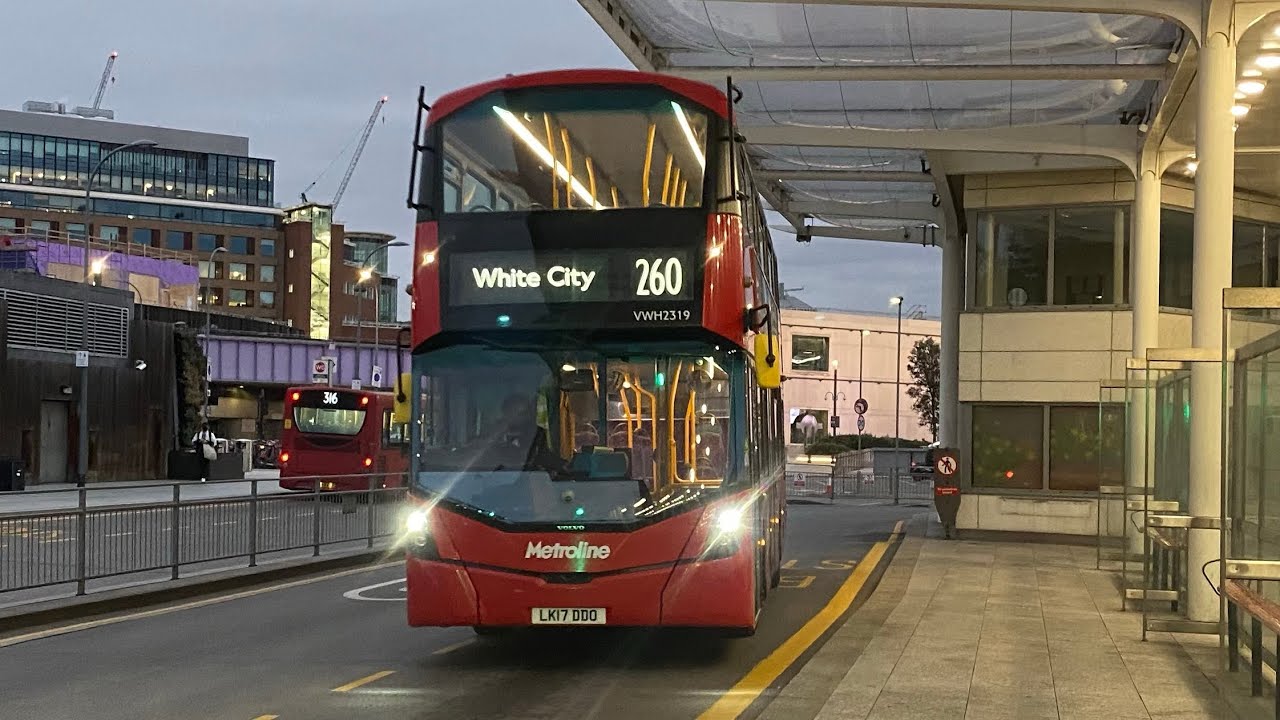 Metroline Bus Route 260@VWH2319/LK17DD0 (White City → Golders Green)