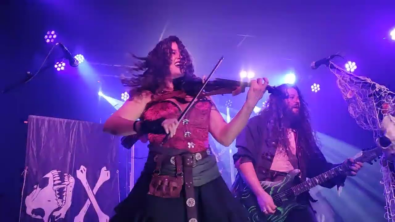 The Groggy Dogs (Fátima Caballero, violinista): 'Leave her Johnny'. Clandestino. Albacete. 01/11/25