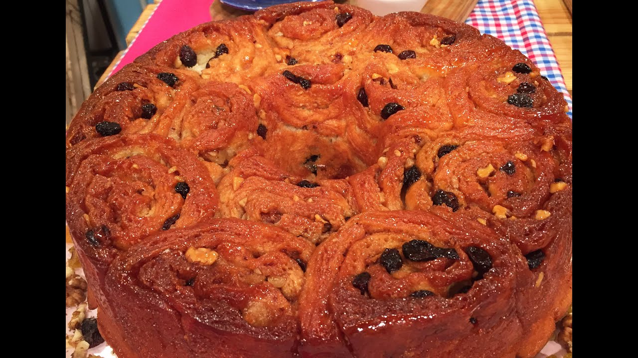 Torta de los 80 golpes acaramelada con nueces y pasas