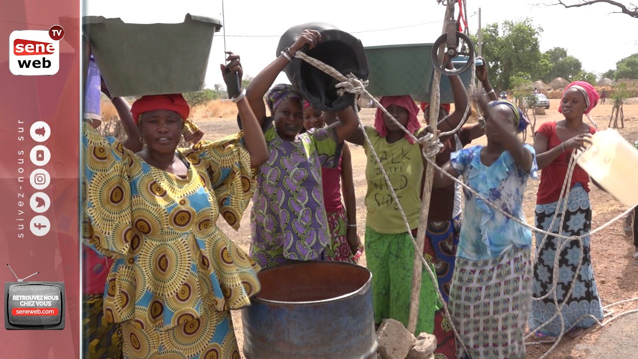 Tourn&eacute;e &eacute;conomique: Macky accueilli avec des brassards rouges &agrave; Mbaye-Mbaye