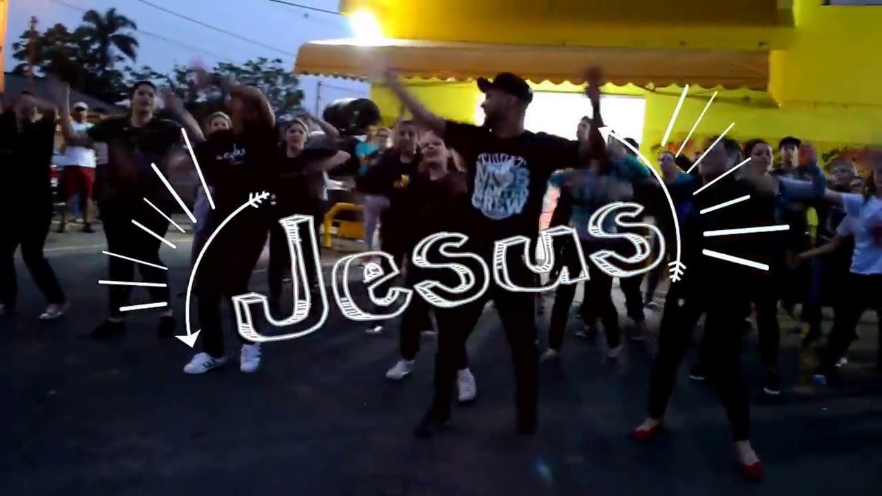 Flash Mob Gospel I Vivo Estas -  Hillsong Young & Free