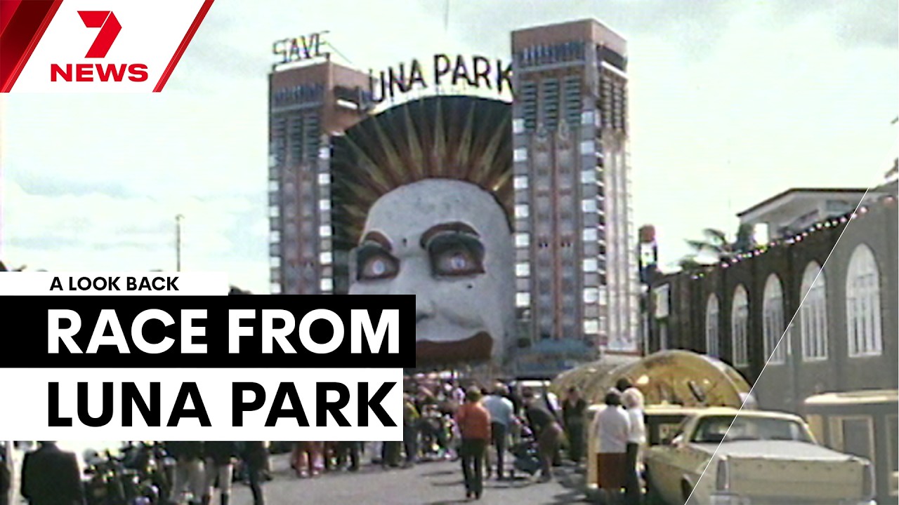 Our 1980 giant inflatable race across Sydney Harbour | 7NEWS