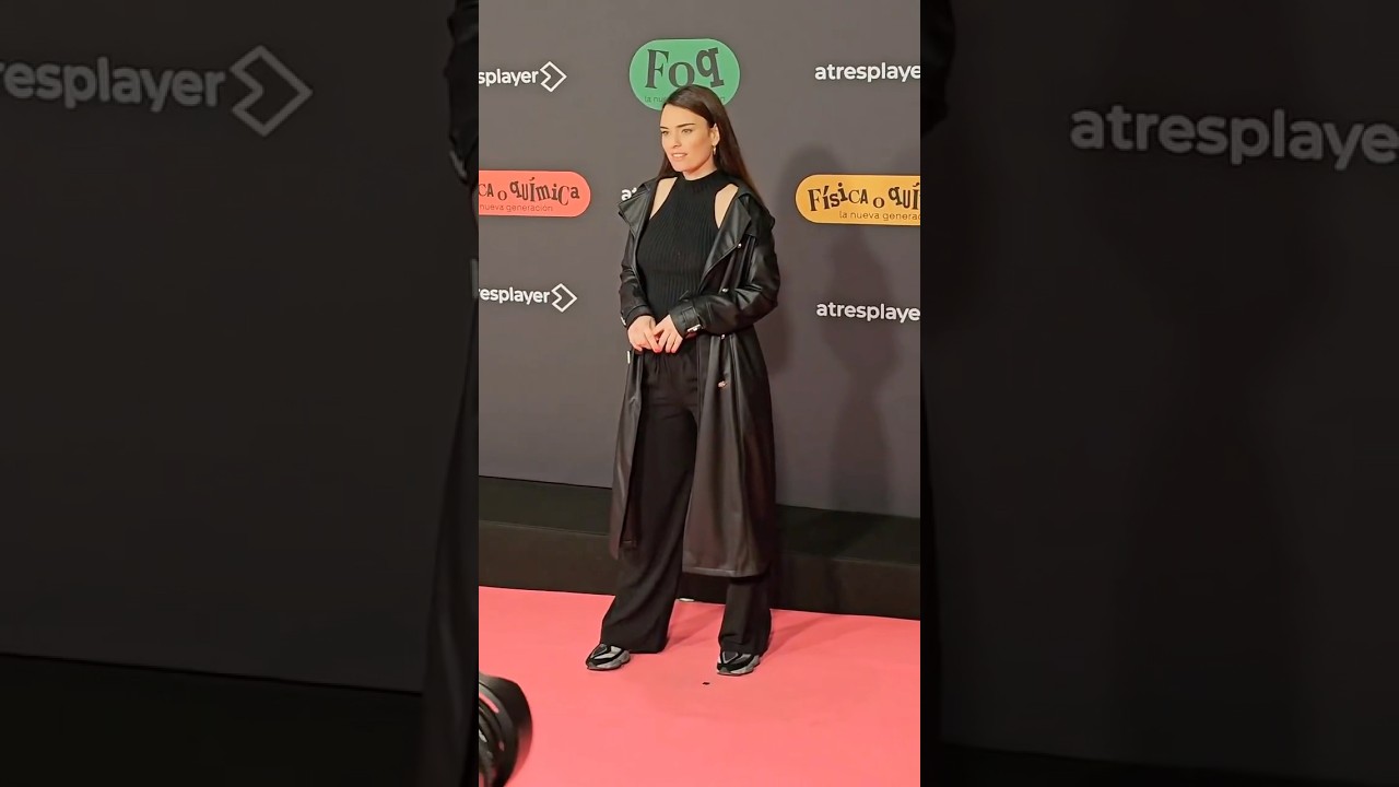 📹 Alba Brunet en la premiere de 