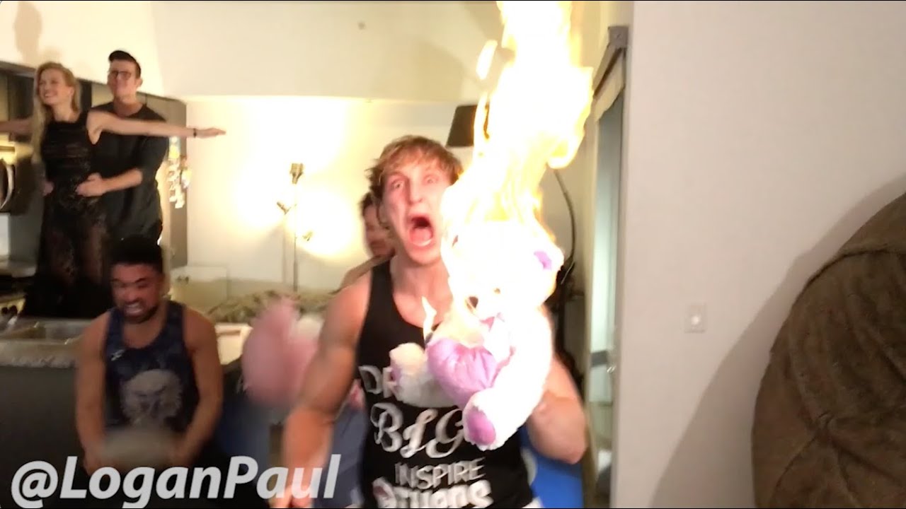 OUR REACTION WHEN LEO FINALLY WON THE OSCAR! // Logan Paul