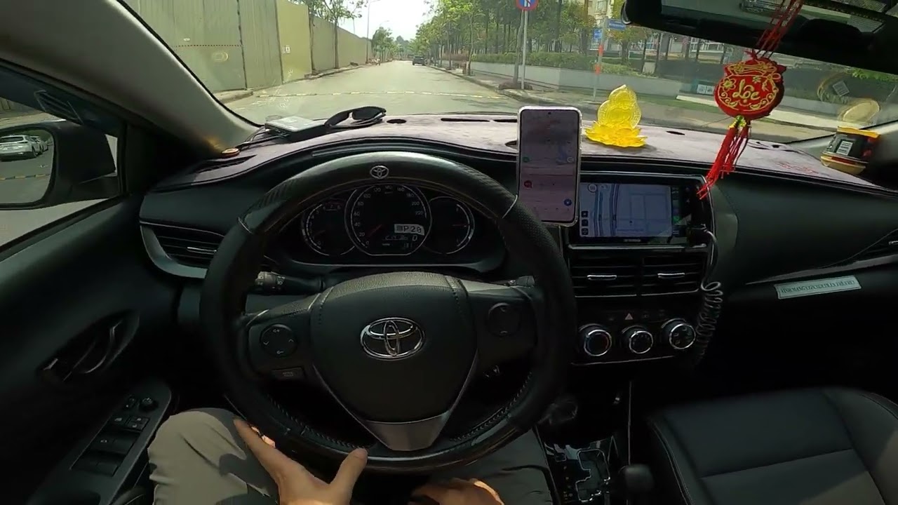 Grab Car Vlog / Xăng lên giá chạy vì đam mê