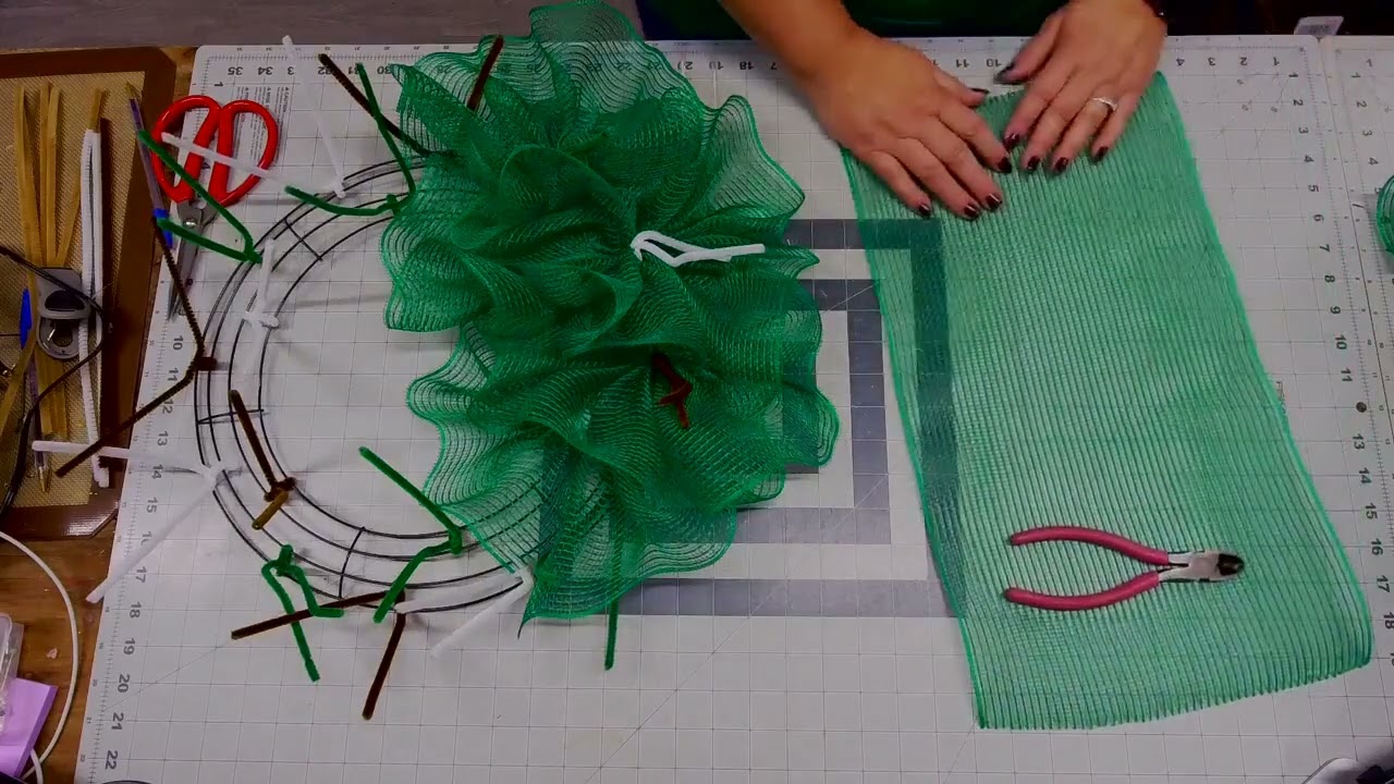 How to Make a Hello Football Season Wreath for 2024 Tutorial
