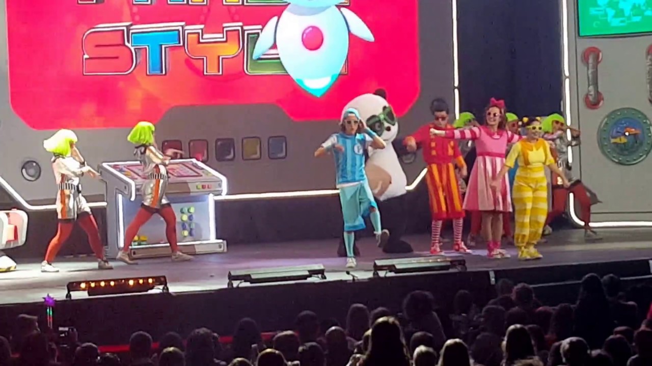 Panda e os Caricas medley Campo Pequeno Lx 20161218
