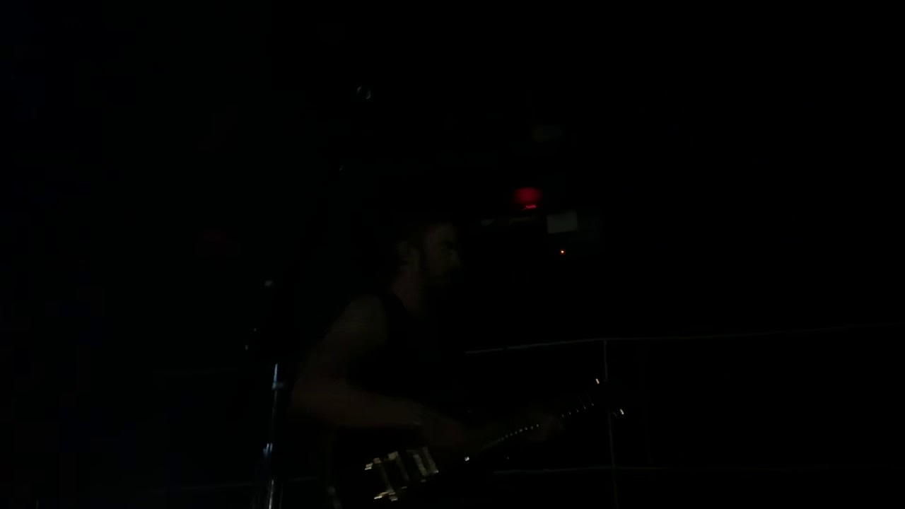 Dennis Lloyd - Leftovers [LIVE]