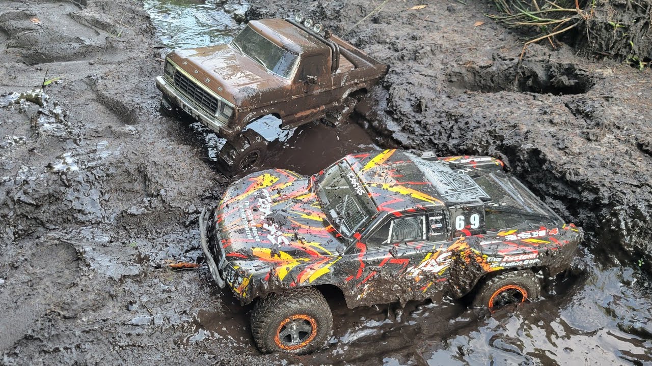 Trx4 highlift vs Traxxas slash 4x4 mudding (Results might surprise you)