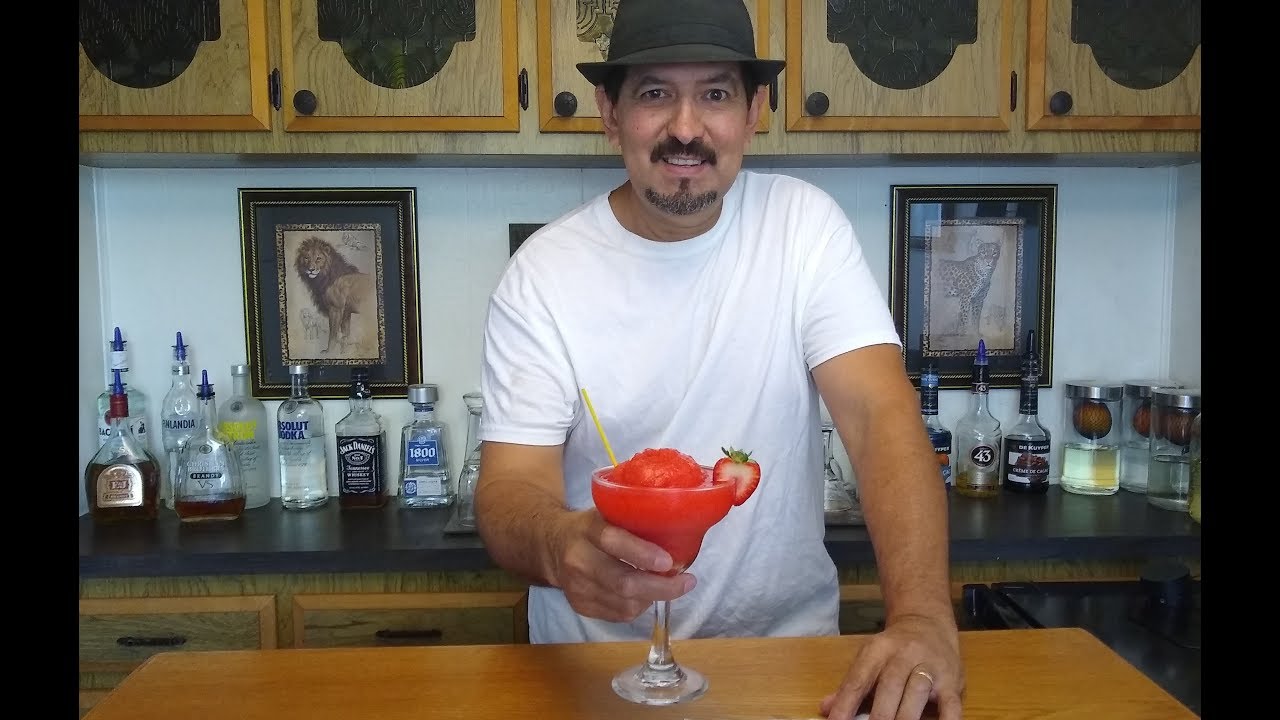Coctel Frozen Daiquiri, de Fresa con Ron Blanco