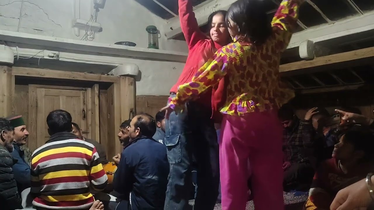 सोनाक्षी और राशि का पहाड़ी महफिल डांस #vlog 