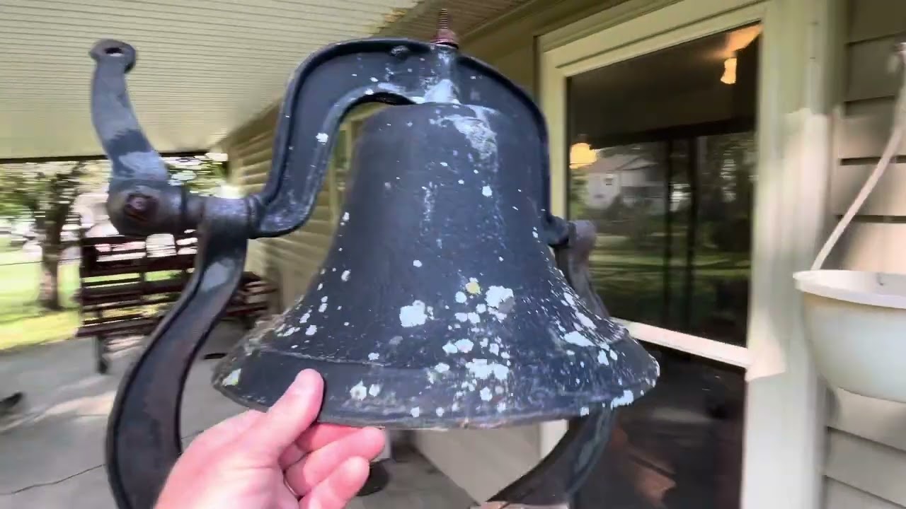 11-7-24 Estate Auction: Antique cast iron dinner bell