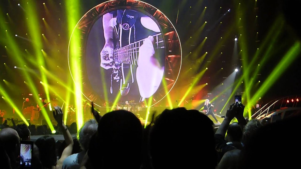 Queen + Adam Lambert 
