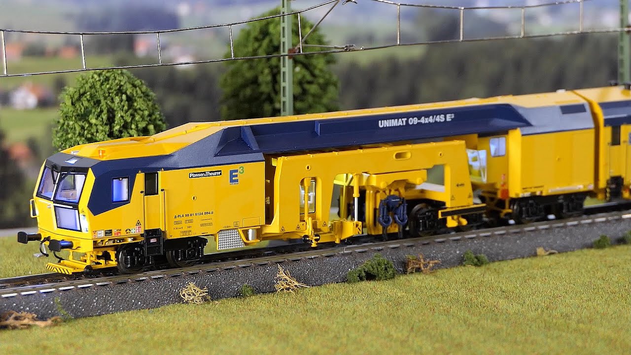 Preview Märklin H0 Unimat Gleisstopfmaschine 09-4x4/4S E3 von Plasser & Theurer Hightech-Zug 39935
