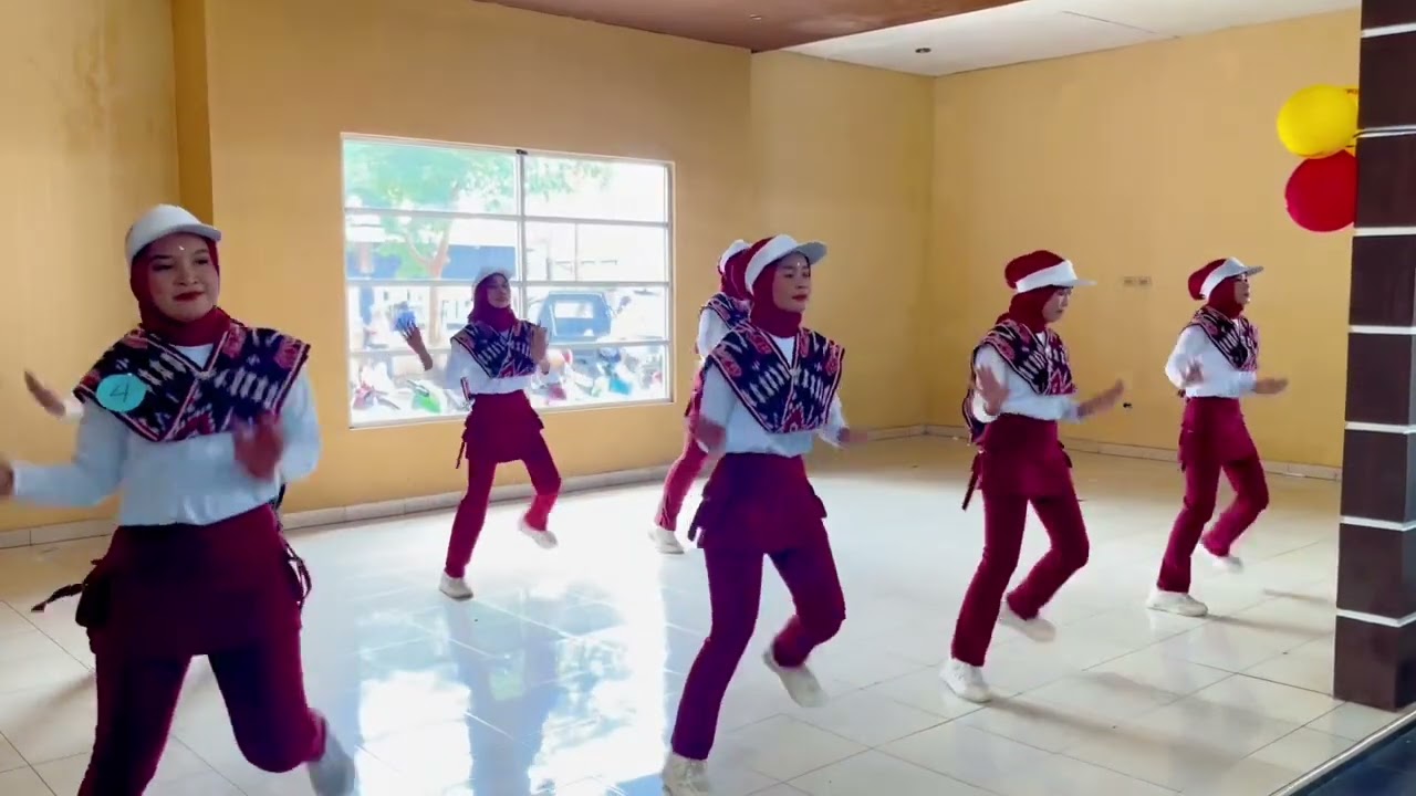 Senam Kreasi Tabola Bale Guru dan Mama