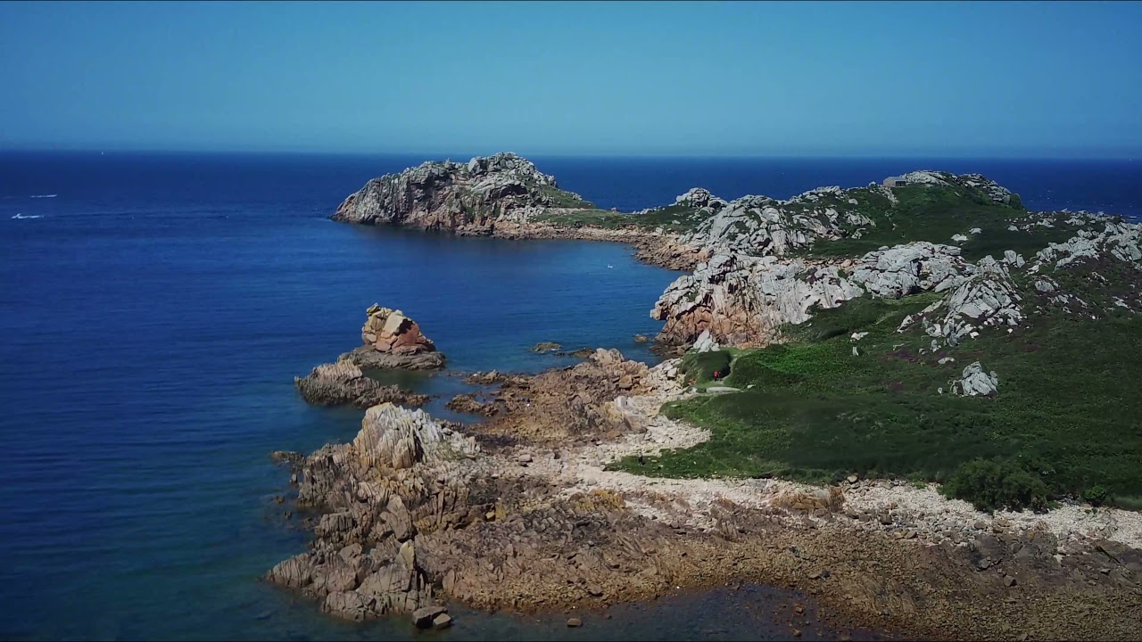 PLOUGASNOU : Primel en période estivale  ( 4k ).