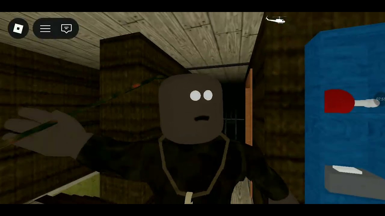 Eu jogando a granny 2 no Roblox