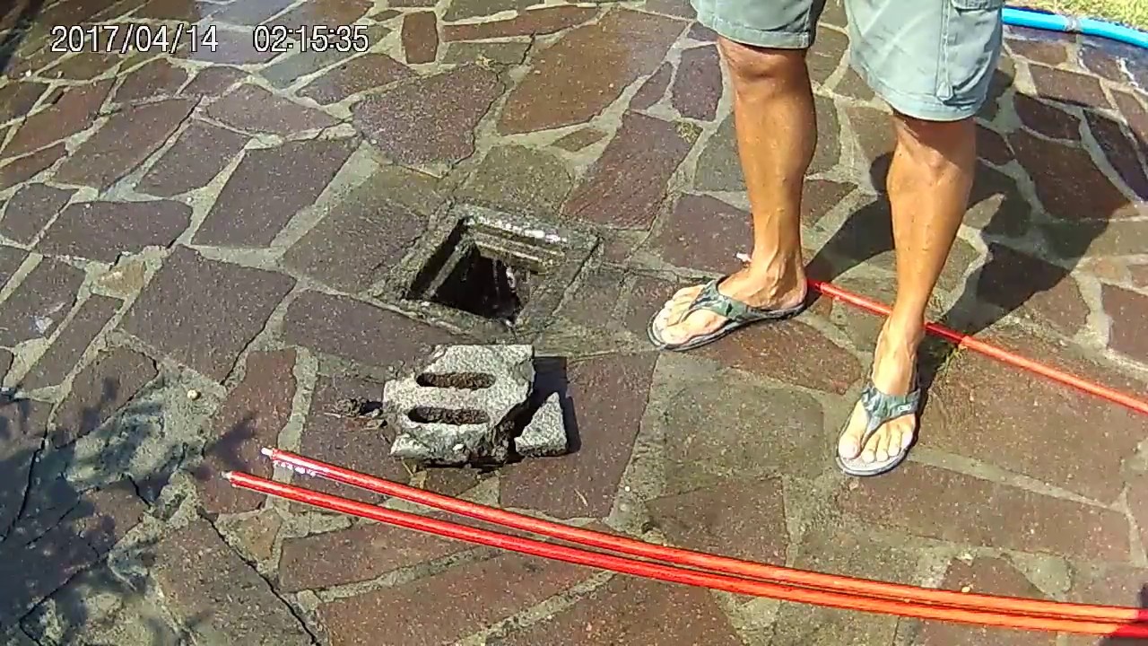 Come pulire tombino di scarico acqua tappato by Professione Casalingo