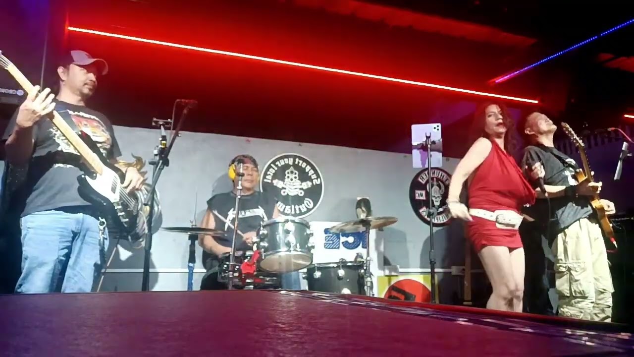 Black vekvet cover