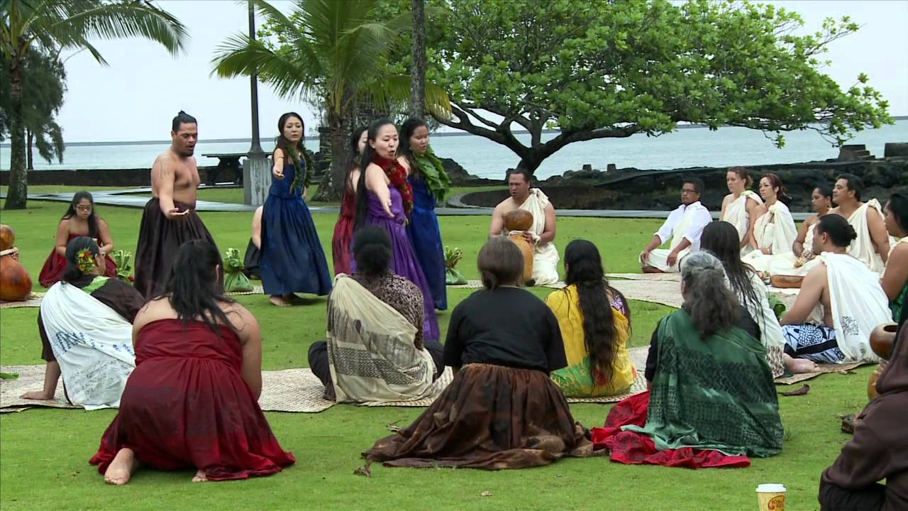 Hawaii students participate in Maweke ceremony