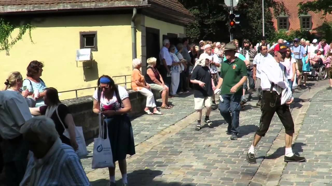 Kirchweih in Weißenburg 2015 -- Blumen- und Trachtenzug