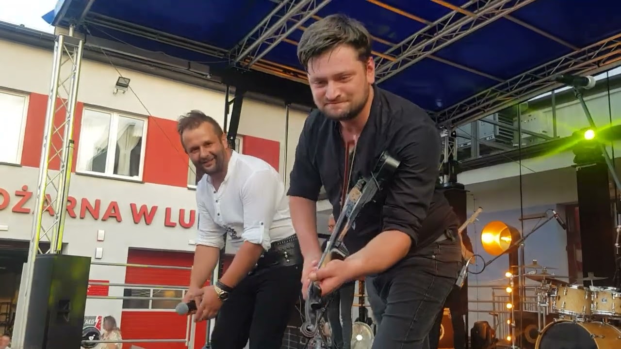 PAWEŁ GOŁECKI z zespołem - 