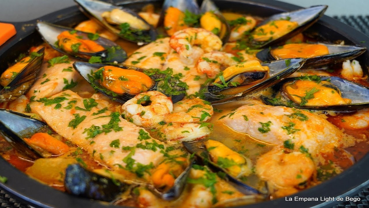 Caldereta de Salmón y Marisco. Receta explicada paso a paso