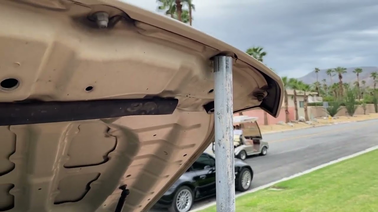 2008 Toyota FJ Cruiser Hood Strut Install